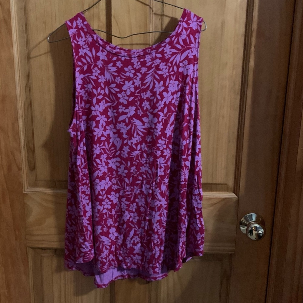 Floral flowy tank